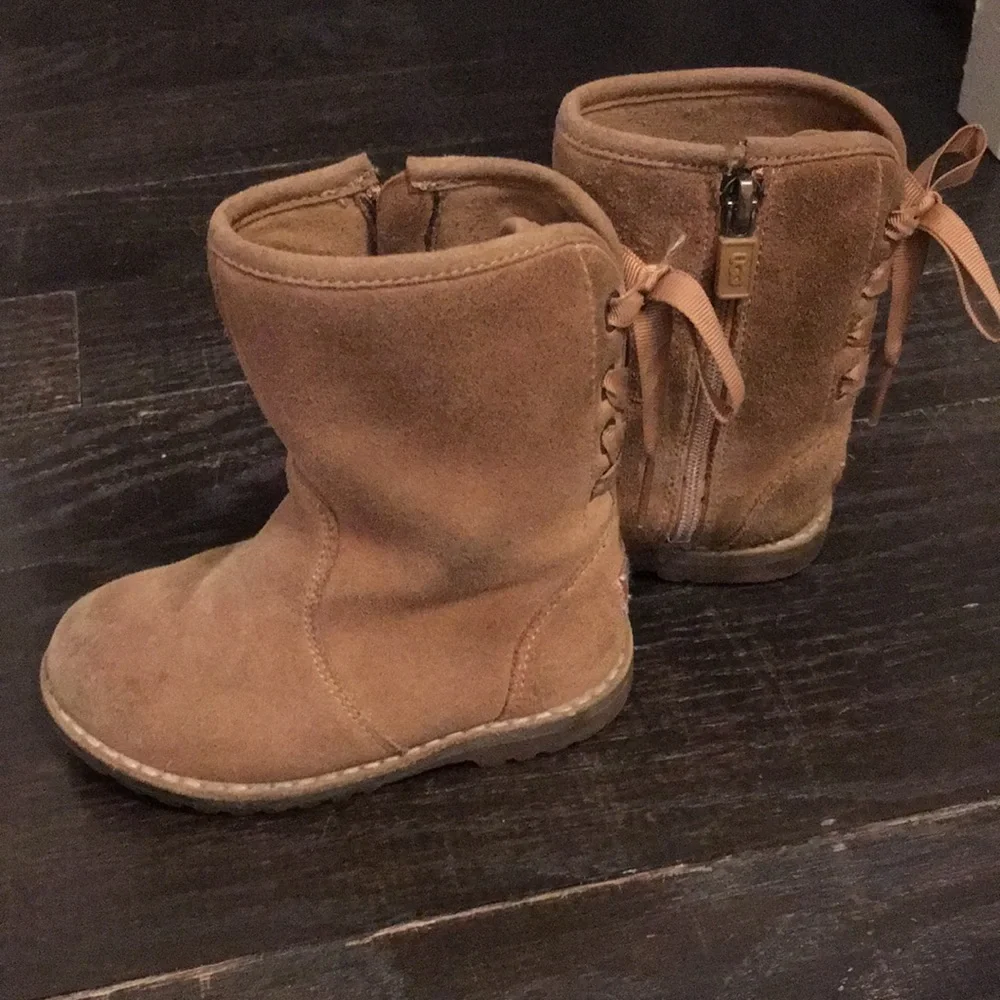 UGG toddler girl winter boots. Size- 7